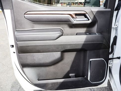 Certified 2025 GMC Sierra 1500 SLT image 35