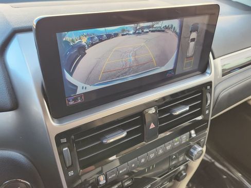 Used 2022 Lexus GX 460 Luxury image 17