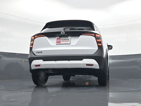 New 2026 Nissan Kicks S image 20