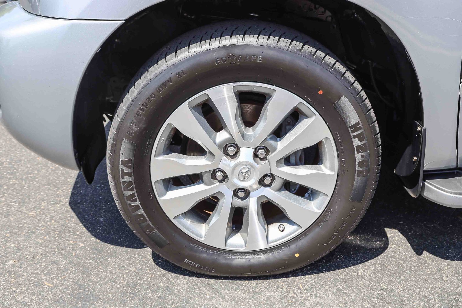 Certified 2016 Toyota Sequoia Limited w/ Safety & Convenience Package AWD/4WD image 9