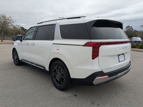 New 2026 Kia Carnival SX FWD image 7