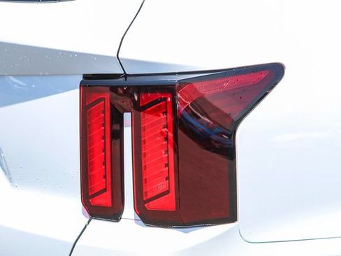 New 2024 Kia Sorento LX FWD image 10