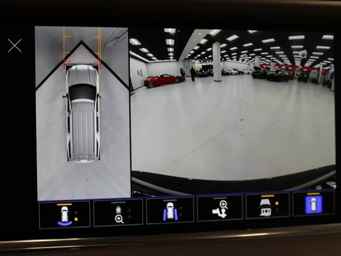 Used 2022 GMC Yukon Denali w/ Denali Premium Package image 41