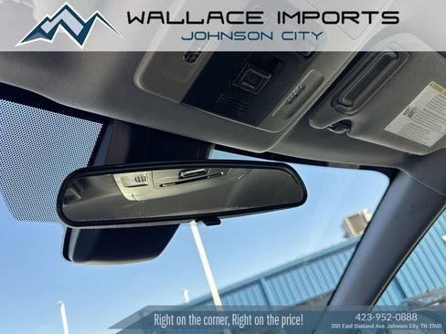 Used 2019 Toyota Camry LE image 6