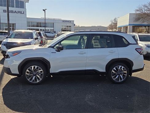 New 2025 Subaru Forester Touring image 2