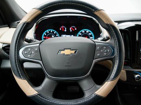 Used 2022 Chevrolet Traverse LS image 32