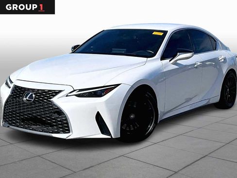 Used 2022 Lexus IS 300 image 1