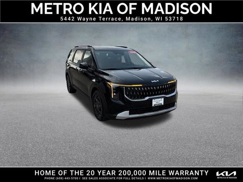 Used 2026 Kia Carnival EX FWD image 8