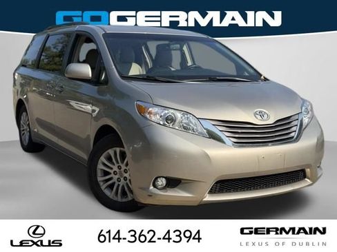 Used 2015 Toyota Sienna XLE FWD image 4