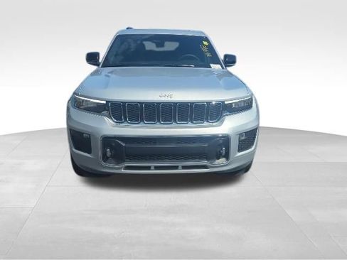 Used 2025 Jeep Grand Cherokee L Overland w/ Luxury Tech Group IV AWD/4WD image 3