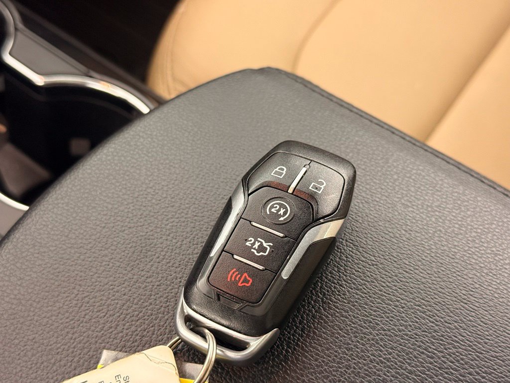 Used 2017 Ford Explorer XLT w/ Equipment Group 202A AWD/4WD image 33