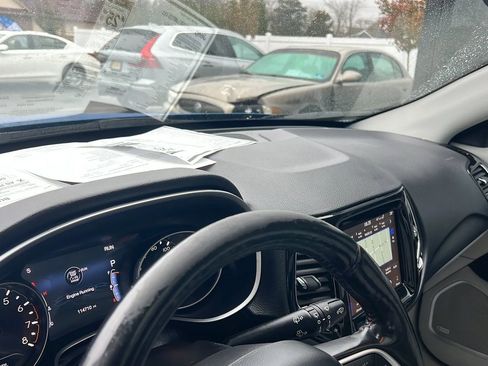 Used 2018 Jeep Compass Limited w/ Navigation Group image 29