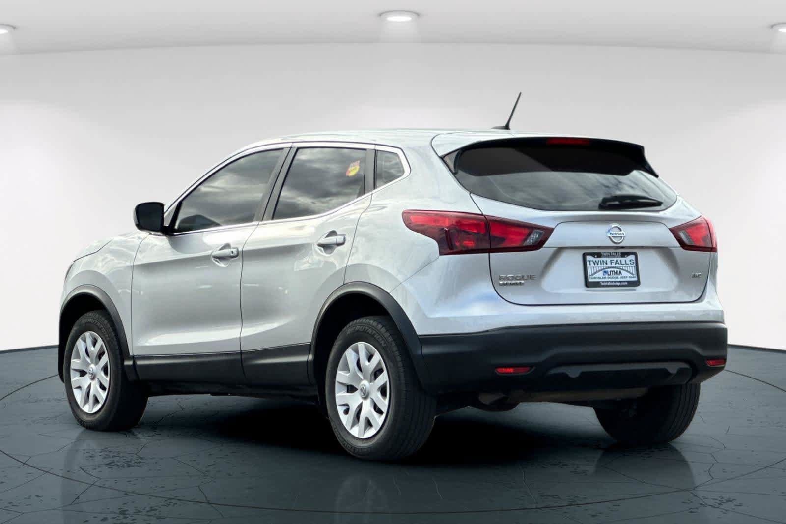 Used 2018 Nissan Rogue Sport S AWD/4WD image 8
