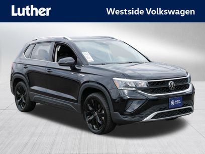 Certified 2023 Volkswagen Taos SE w/ Panoramic Sunroof Package