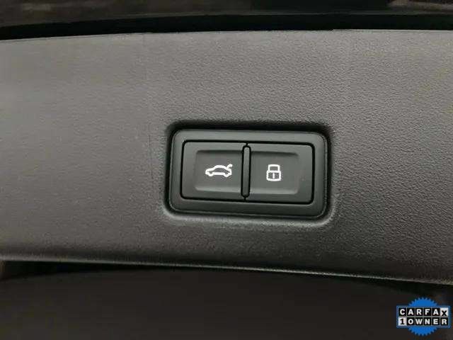 Used 2024 Audi Q4 e-tron Premium Plus w/ Premium Plus AWD/4WD image 8