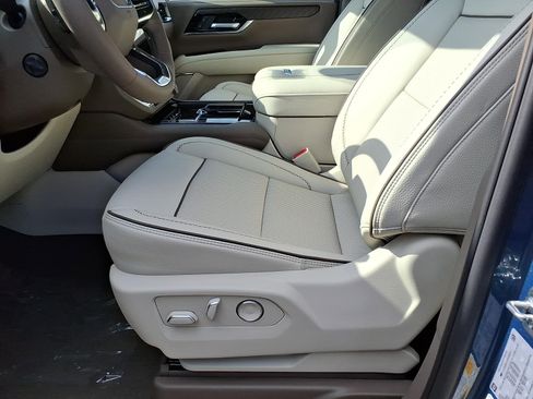 New 2026 GMC Yukon Denali w/ Denali Reserve Package AWD/4WD image 15
