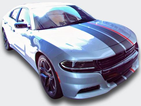 Used 2020 Dodge Charger SXT w/ Driver Convenience Group RWD image 4