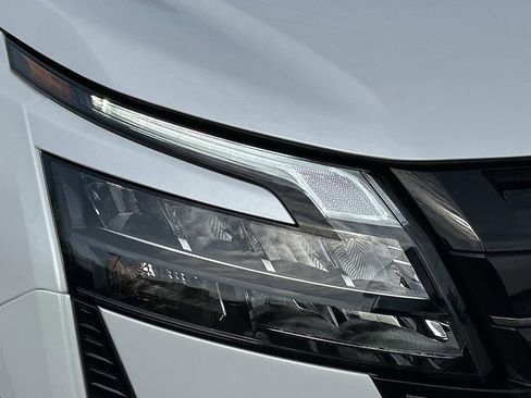 New 2026 Nissan Pathfinder Platinum AWD/4WD image 10