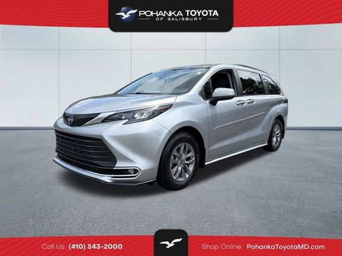 Used 2024 Toyota Sienna XLE AWD/4WD image 1