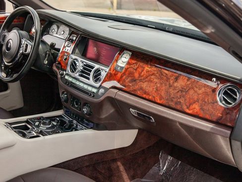 Used 2013 Rolls-Royce Ghost image 18