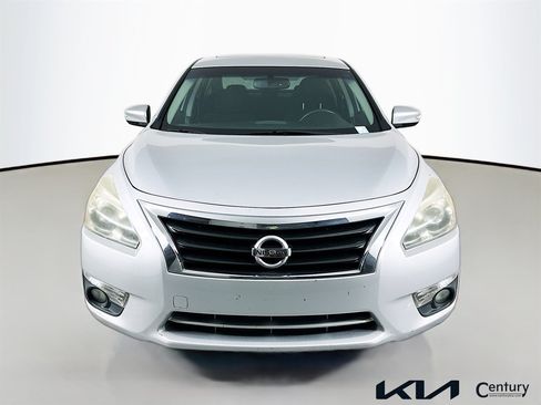 Used 2015 Nissan Altima 2.5 SV w/ Convenience Package FWD image 2