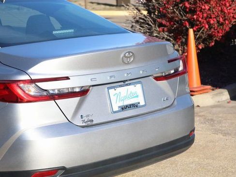 Used 2025 Toyota Camry LE image 7