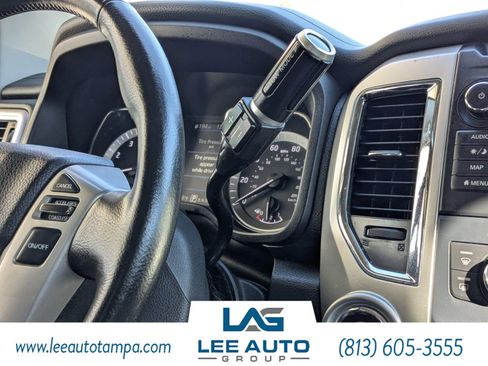 Used 2019 Nissan Titan SV w/ SV Convenience Package image 19
