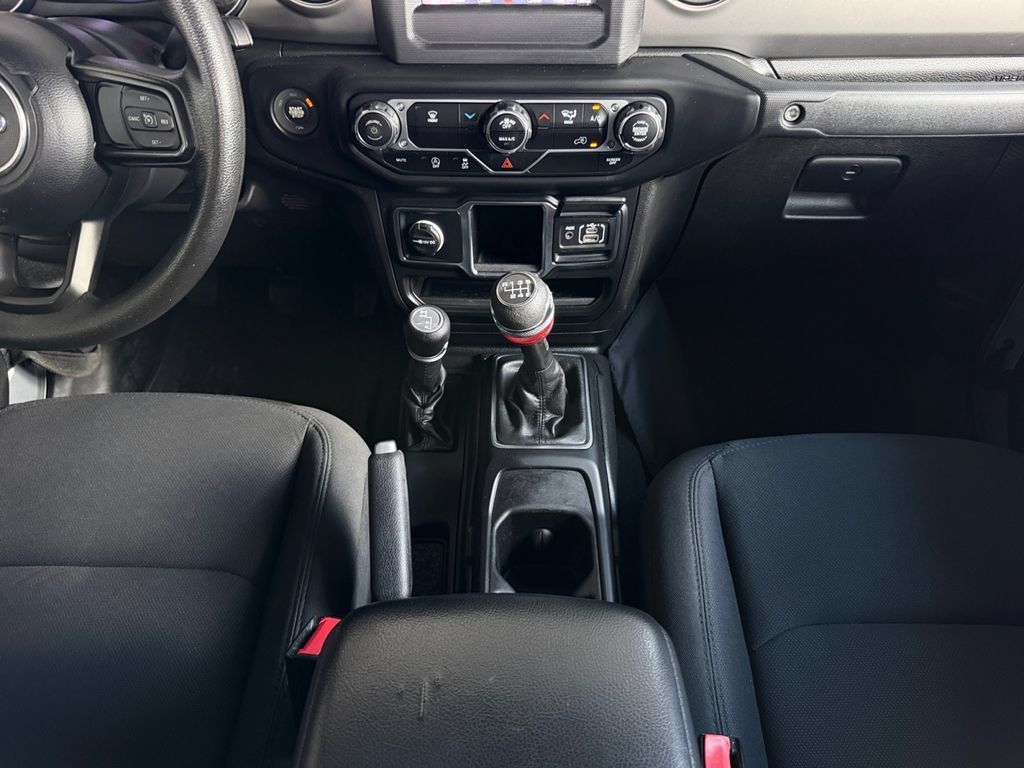 Used 2022 Jeep Gladiator Sport AWD/4WD image 11