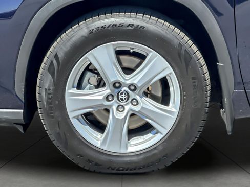 Used 2022 Toyota Highlander LE FWD image 26