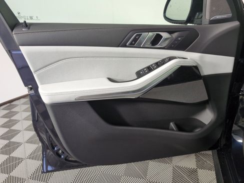 Used 2026 BMW X5 sDrive40i image 10