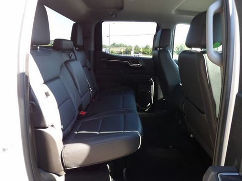 Used 2025 GMC Sierra 1500 SLT AWD/4WD image 13