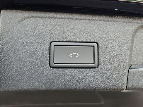 New 2026 Volkswagen Atlas SE image 7