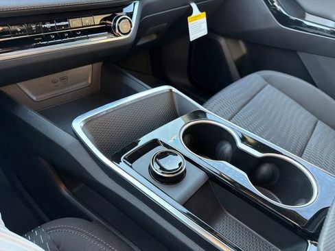 New 2026 Chevrolet Equinox LT w/ Safety and Technology Package FWD image 30