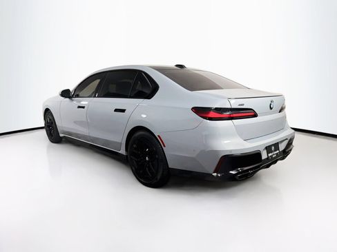 Used 2025 BMW 760i xDrive w/ Executive Package AWD/4WD image 5