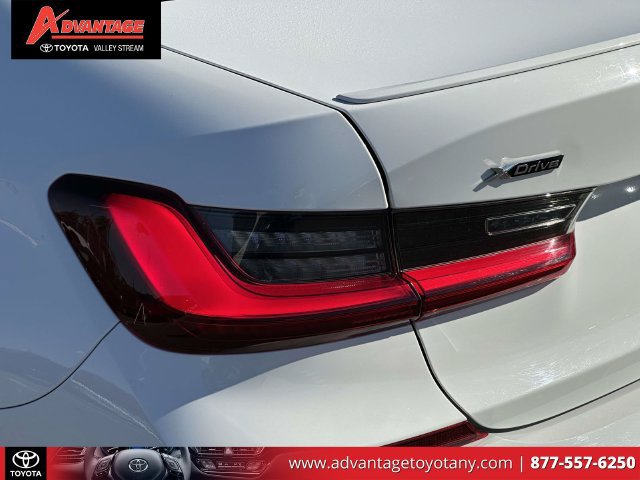 Used 2022 BMW 330i xDrive Sedan w/ M Sport Package AWD/4WD image 12