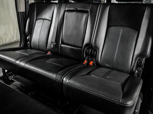 Used 2018 RAM 2500 Laramie w/ Sport Appearance Group AWD/4WD image 32