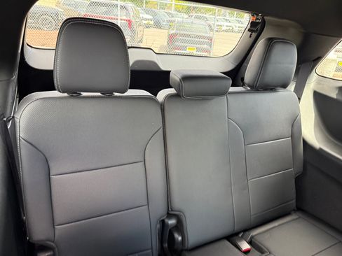 Used 2025 Chevrolet Traverse LT AWD/4WD image 21