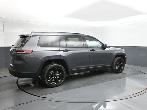 New 2025 Jeep Grand Cherokee L Altitude image 15