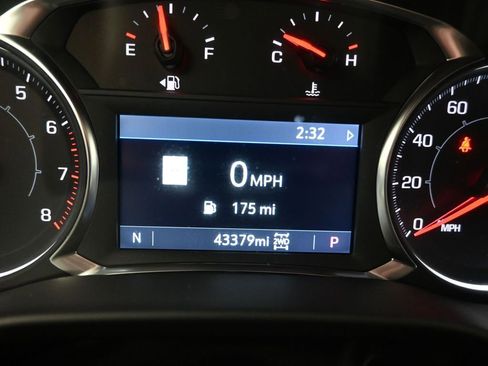 Used 2023 GMC Acadia SLT image 15