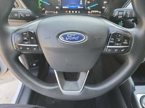 Used 2021 Ford Escape SE image 17