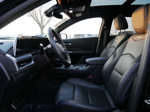 Used 2024 Cadillac XT4 Sport image 8