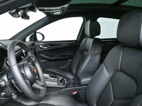 Certified 2026 Porsche Macan Turbo AWD/4WD image 5