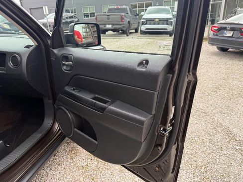 Used 2014 Jeep Patriot Latitude image 22