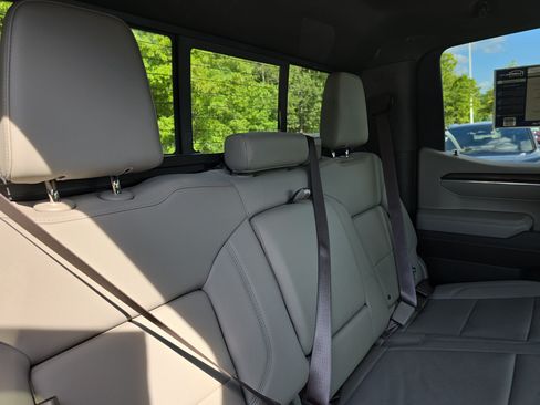 Used 2023 GMC Sierra 1500 SLT w/ SLT Premium Plus Package AWD/4WD image 12
