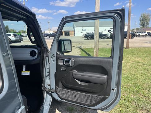 New 2025 Jeep Wrangler Sport S image 40