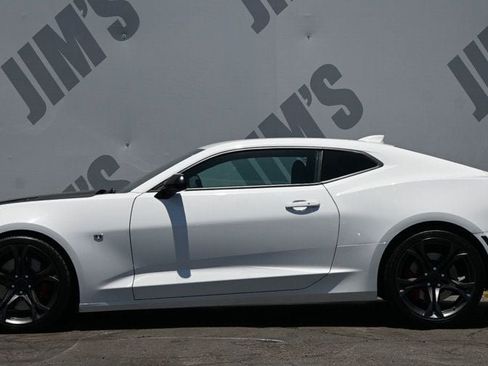 Used 2017 Chevrolet Camaro SS RWD image 8