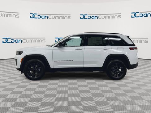 New 2026 Jeep Grand Cherokee Altitude AWD/4WD image 5