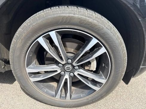 Used 2018 Volvo XC60 T5 Momentum w/ Convenience Package AWD/4WD image 10