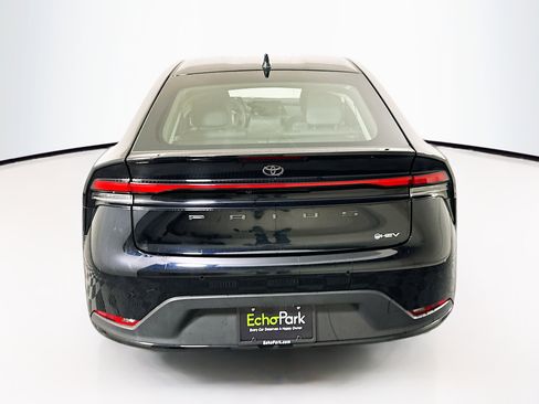 Used 2025 Toyota Prius LE image 7