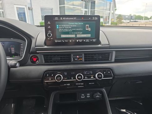 Used 2025 Honda Pilot Elite image 22